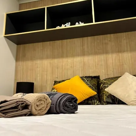 Tj Escape - Mobile - Mobile With Hot Tub And Terrace Tatil Evi *