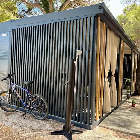 Tj Escape - Mobile - Mobile With Hot Tub And Terrace * Pakoštane