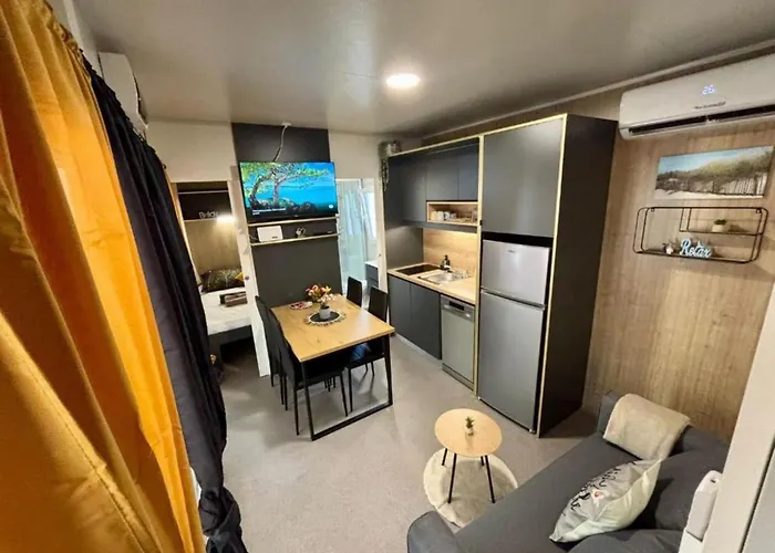 Vikendica Tj Escape - Mobile - Mobile With Hot Tub And Terrace *