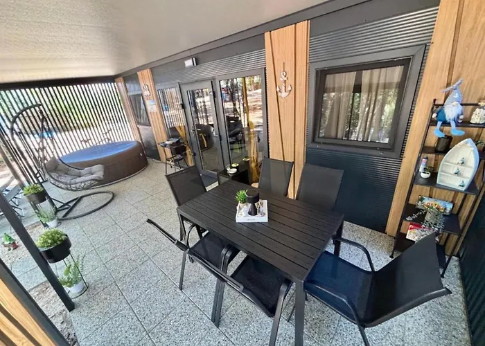 Vikendica Tj Escape - Mobile - Mobile With Hot Tub And Terrace *