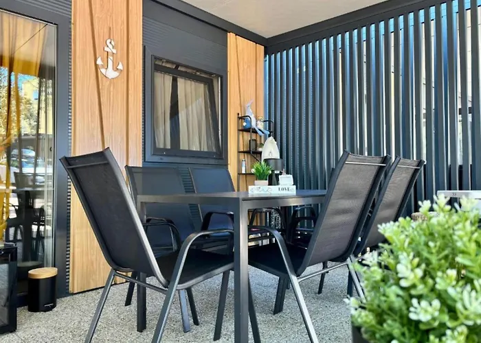 Tj Escape - Mobile - Mobile With Hot Tub And Terrace * Pakostane